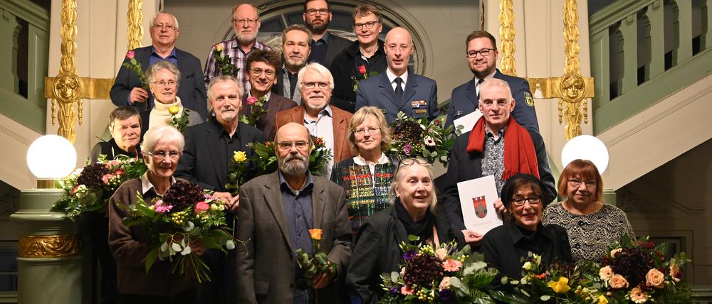 Preisträger und Nominierte bei der Verleihung des Ehrenamtspreises 2022