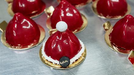 Produktion in der Patisserie vom Kaufhaus des Westens (KaDeWe), in Berlin.