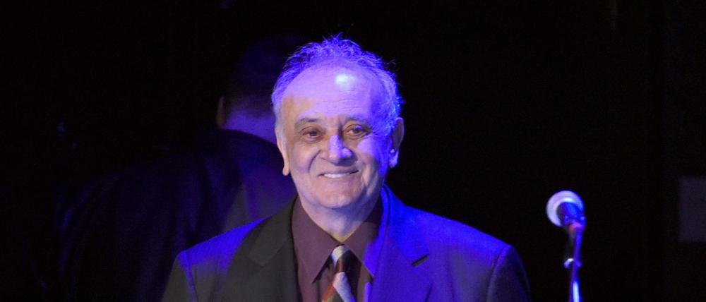 Angelo Badalamenti tritt 2015 bei der David Lynch Foundation Music Celebration im Theatre at Ace Hotel auf.