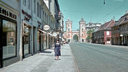 Friedrich-Ebert-Straße und Nauener Tor historische Aufnahme