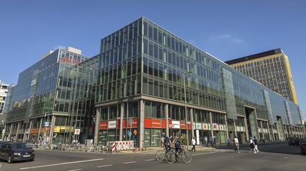 Die Axel-Springer-Passage, Rudi-Dutschke-Straße, in Berlin-Kreuzberg.