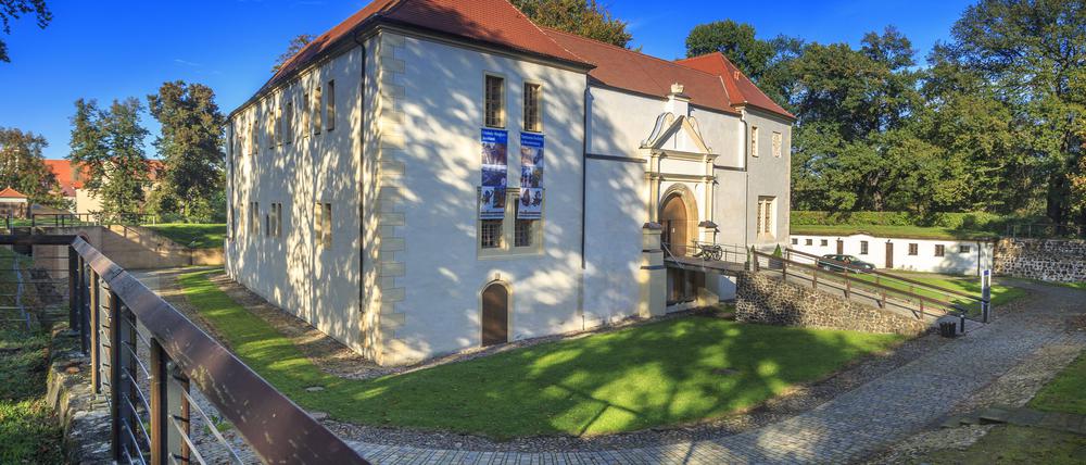 Bei Grabungsarbeiten in der südlichen Wallanlage im Schloss Senftenberg wurde Munition aus dem Ersten und Zweiten Weltkrieg gefunden.