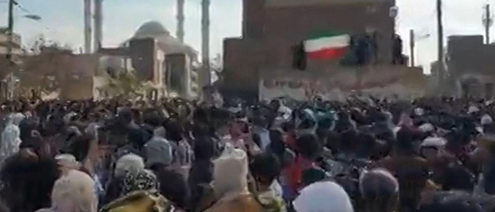 Demonstranten im Iran am 9. Dezember.