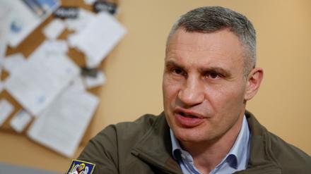 Kyiv Mayor Vitali Klitschko attends an interview with Reuters, amid Russia's attack on Ukraine, in Kyiv, Ukraine December 7, 2022.  REUTERS/Valentyn Ogirenko