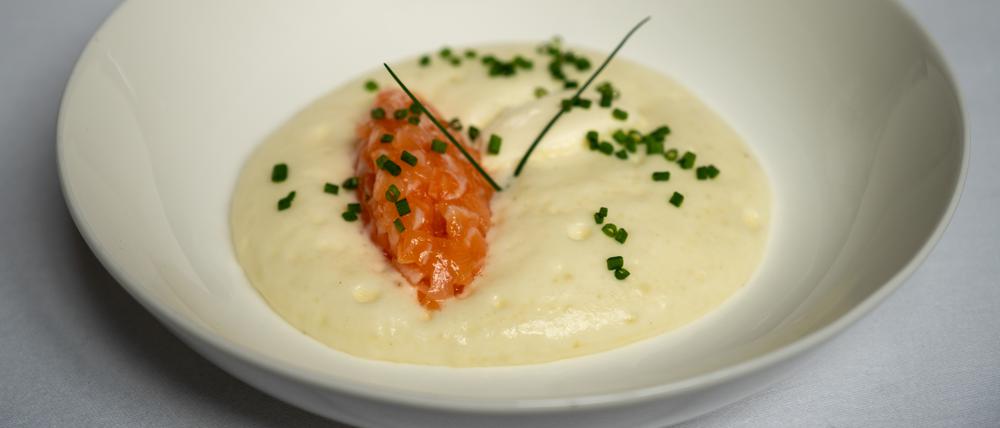 Saiblingstatar auf Kartoffelschaum im „Schmelzwerk“.