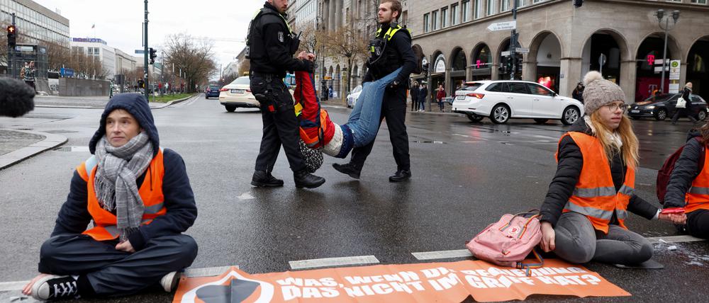 Straßenblockade der Klimaaktivisten in Berlin.