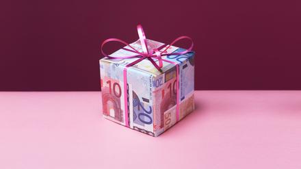 Mehr Schein als Sein: Ist Geld ein anonymes Geschenk?