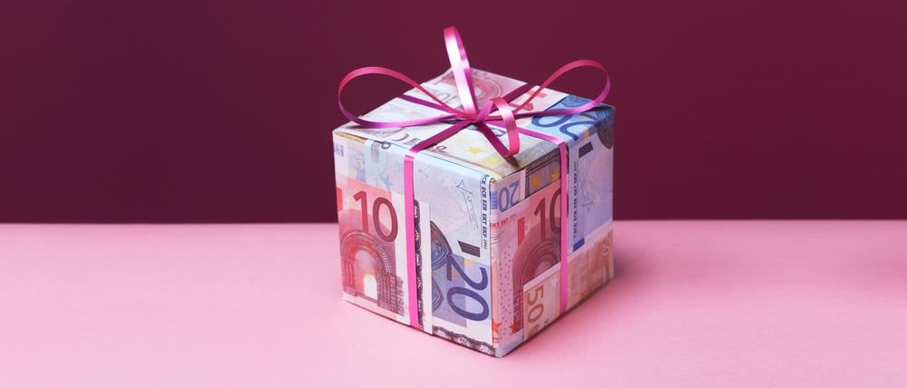 Mehr Schein als Sein: Ist Geld ein anonymes Geschenk?