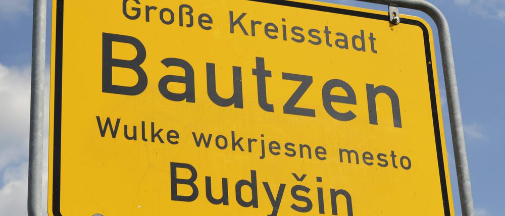 Ortsschild von Bautzen (Sachsen).
