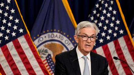 FILE PHOTO: Federal Reserve Board Chairman Jerome Powell speaks during a news conference following a closed two-day meeting of the Federal Open Market Committee on interest rate policy in Washington, U.S., November 2, 2022. REUTERS/Elizabeth Frantz/File Photo