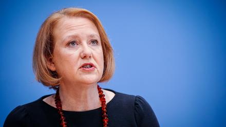 Lisa Paus (Bündnis 90/Die Grünen), Bundesministerin für Familie, Senioren, Frauen und Jugend, bei einer Pressekonferenz.