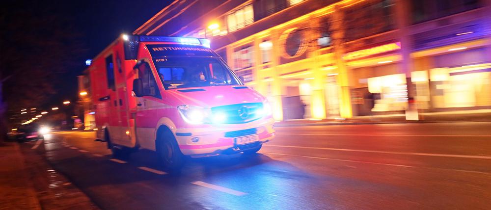 Ein Rettungswagen im Einsatz. (Symbolbild)