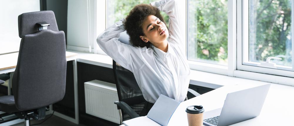 Wer bei der Arbeit richtig Pause macht, leistet am Ende oft mehr. Doch die kleine Auszeit zwischendurch will gelernt sein.
