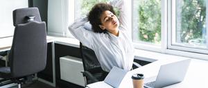 Wer bei der Arbeit richtig Pause macht, leistet am Ende oft mehr. Doch die kleine Auszeit zwischendurch will gelernt sein.