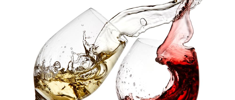 Letzte Station vor dem Genuss: Wein im Glas.