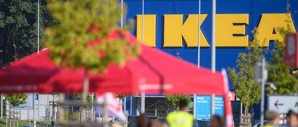 Kaum mehr als eine Woche vor Weihnachten wird auch Möbelriese Ikea von der Gewerkschaft Verdi bestreikt.