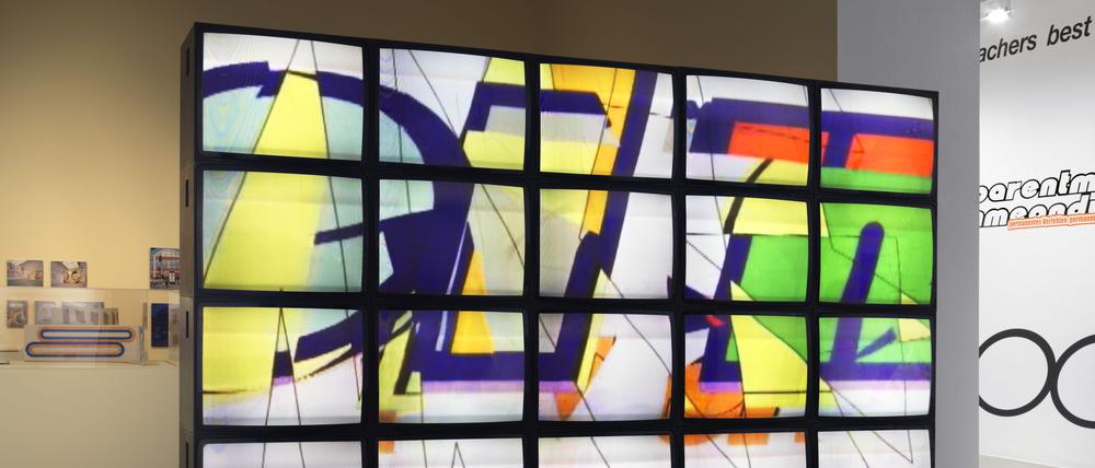 Videoinstallation von Michel Majerus aus dem Jahr 2000, aufgebaut im Neuen Berliner Kunstverein (n.b.k.)