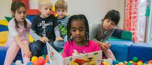 Erzählen üben. Sprachentwicklung wird mehr gefördert.