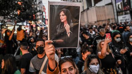 Der Tod der 22-jährigen Mahsa Amini löste landesweite Proteste im Iran aus. Vielen Demonstranten droht nun die Hinrichtung.