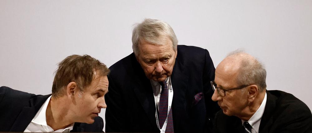 Männer unter sich (v.r.): Porsche- und VW-Aufsichtsräte Hans Dieter Pötsch und Hans Michel Piëch mit Porsche- und VW-CEO Oliver Blume