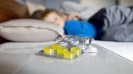 Kranke Kinder sind auf Medikamente angewiesen.