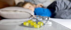 Kranke Kinder sind auf Medikamente angewiesen.  