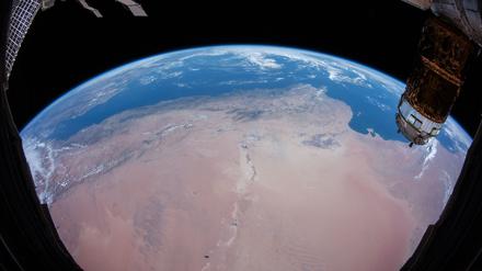 Kaum ein Wölkchen ist auf diesem Bild, aufgenommen 2018 von der Internationalen Raumstation, am Himmel über Nordafrika zu sehen.