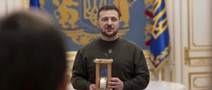 Der Karlspreis 2022 geht an Wolodymyr Selenskyj und das ukrainische Volk. 