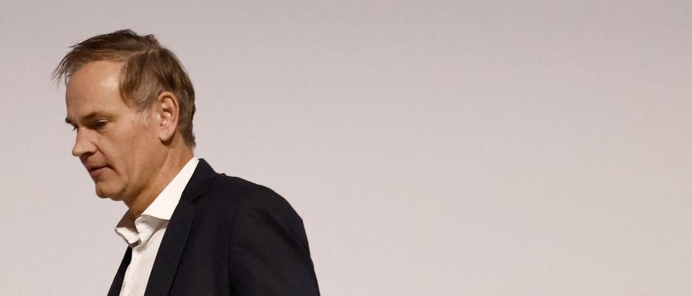 Oliver Blume (l.) vor Beginn der außerordentlichen Hauptversammlung