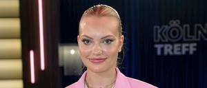 Cheyenne Ochsenknecht, Model, steht nach der Aufzeichnung der WDR Talkshow Kölner Treff im Studio.