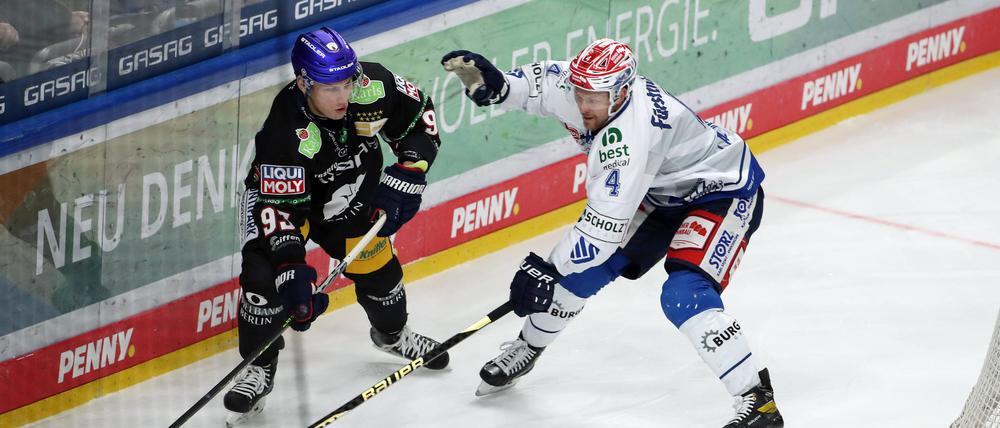 EHC Eisbären Berlin EBB gegen Schwenninger Wild Wings.