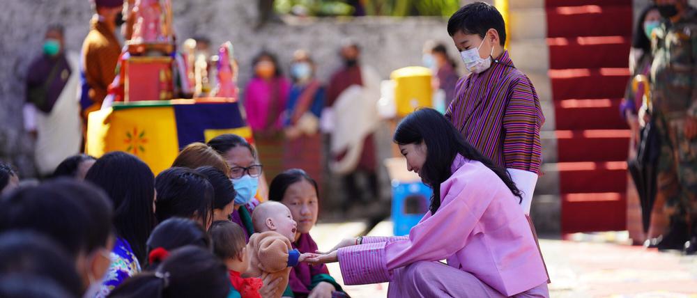 15-11-2022 Bhutan Queen Jetsun Pema and Gyalsey Jigme Namgyel of Bhutan visited the Panbang.  PUBLICATIONxINxGERxSUIxAUTxONLY Copyright: xPPEx 
