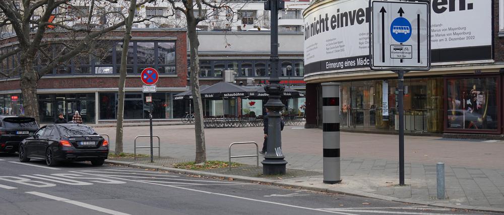 Das erste stationäre Blitzgerät gegen Raser am Berliner Kurfürstendamm.