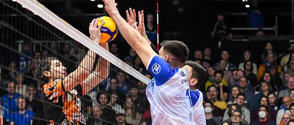 Das ging daneben. Die BR Volleys haben tatsächlich in Friedrichshafen verloren.