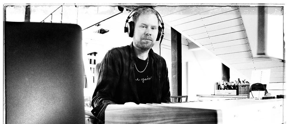 Stein des Anstoßes. Pierre Baigorry alias Peter Fox, - Frontmann der Band Seed, im Februar 2018 in seinem Studio in Berlin-Lichterfelde.
Foto: Kitty Kleist-Heinrich