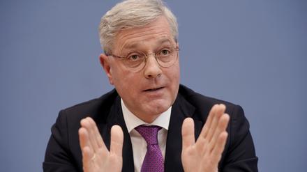 Norbert Röttgen, (CDU) ist Vorsitzender des Auswärtigen Ausschusses des Bundestags.
