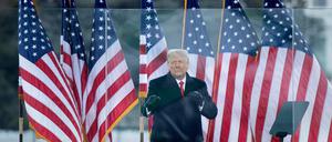 Der damalige US-Präsident Donald Trump spricht am 6. Januar 2021 in Washington zu seinen Anhängern. 