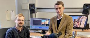 Fabian Engelsdorfer (links) und Ruben Scholl planen, produzieren und gestalten Fernsehbeiträge.