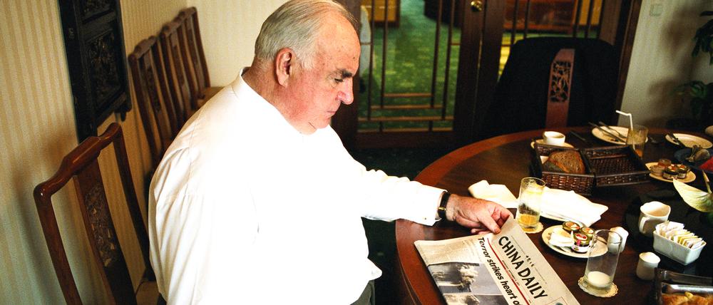 Der ehemalige deutsche Bundeskanzler Helmut Kohl bei einer Besuchreise im September 2001 in China, wo er mit der chinesischen Staatsregierung zusammentraf.