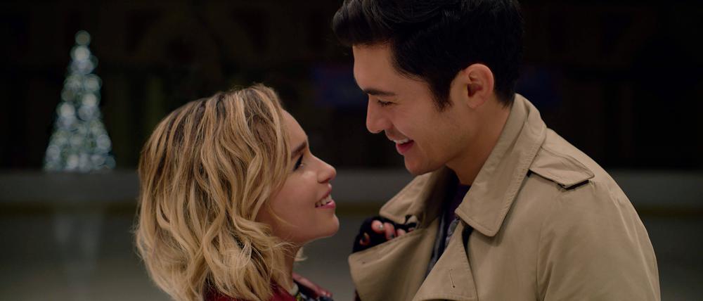 Emilia Clarke und Henry Golding in „Last Christmas“.