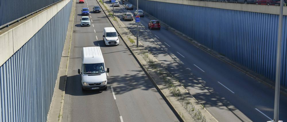Autotunnel, Unter den Eichen, Drakestraße, Lichterfelde, Steglitz-Zehlendorf, Berlin, Deutschland *** Car tunnel, Unter den Eichen, Drakestraße, Lichterfelde, Steglitz Zehlendorf, Berlin, Germany  