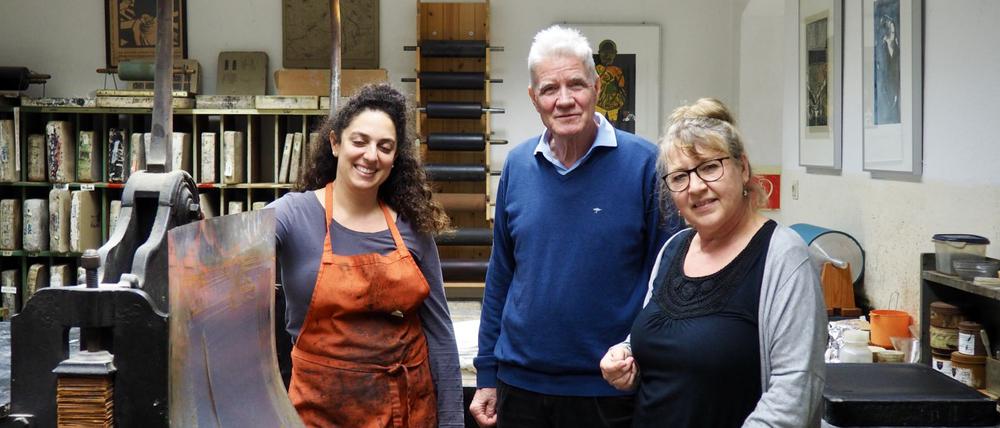 Hadass Gilboa, Martin Lotz und Pia Szur in der Lithowerkstatt Treptow