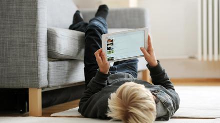 Knapp drei von fünf Befragten sind sich außerdem einig, dass heutige Teenager keine schöne Zukunft vor sich haben.