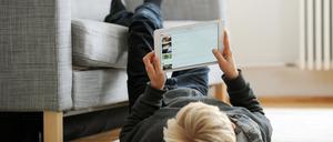 Knapp drei von fünf Befragten sind sich außerdem einig, dass heutige Teenager keine schöne Zukunft vor sich haben.