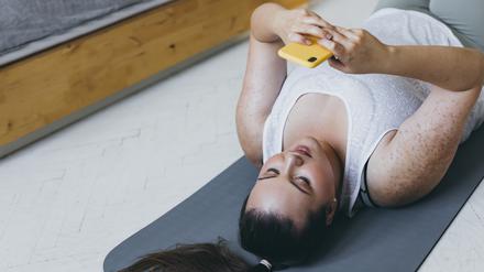 Um abzunehmen, ist Bewegung unerlässlich. Die Apps „Zanadio“ und „Oviva Direkt“ unterstützen Menschen mit starkem Übergewicht dabei.