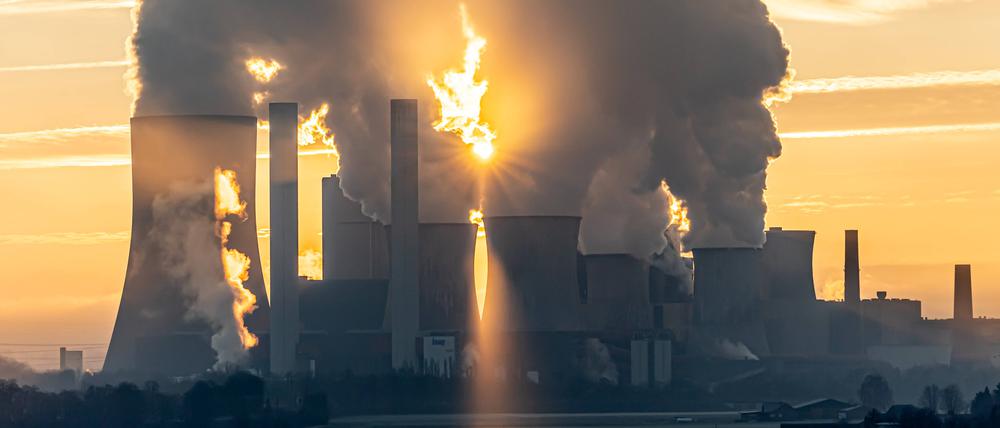 2022 wurde wieder verstärkt Kohle und Öl verbraucht (Symbolbild).