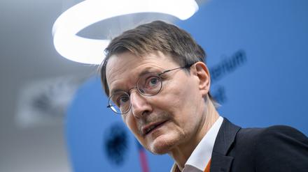 Bundesgesundheitsminister Karl Lauterbach stellte nun ein Eckpunktepapier gegen Lieferengpässe bei Medikamenten vor.