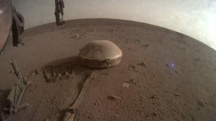 Das Bild zeigt nur den Bereich des Marsbodens direkt vor dem Lander. 
