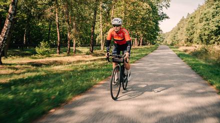 23 Stundenkilometer fährt Schoenemeyer im Schnitt, Puls- und Wattwerte dürfen für den idealen Trainingseffekt nicht zu hoch werden.