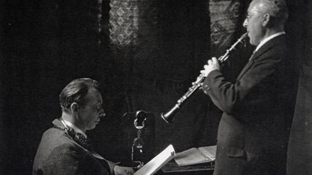 Erich Schwarzkopf (l.) mit Krischan Otto, vermutlich 1922.